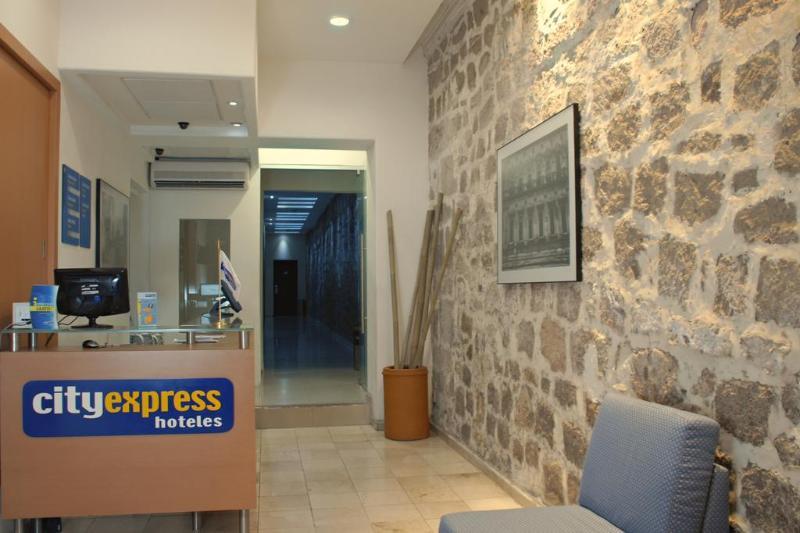 Holiday Inn Express Morelia Centro Historico Exterior photo